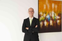Stefan Schönegger, Marketing Manager bei B&R: „Jeder branchenspezifische Standard sollte in der Fabrikautomatisierung mit OPC UA umgesetzt werden.“ Stefan Schönegger, Marketing Manager bei B&R: „Jeder branchenspezifische Standard sollte in der Fabrikautomatisierung mit OPC UA umgesetzt werden.“