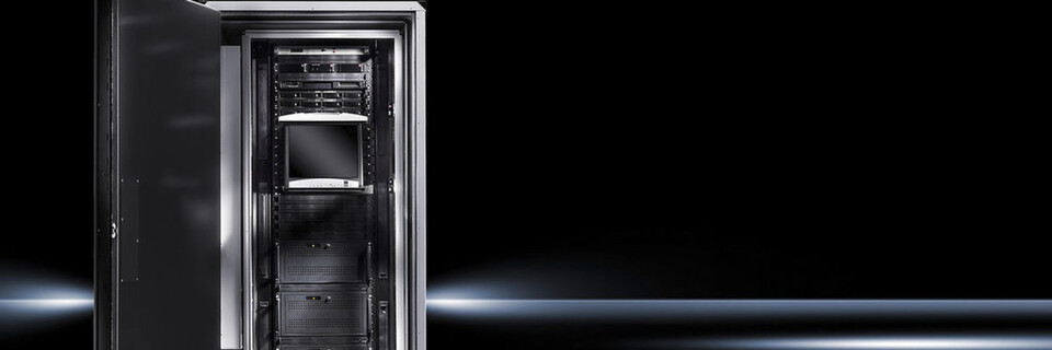 Im Rittal Micro Datacenter Level E findet IT-Hardware auf 42 oder 47 Höheneinheiten Platz. Im Rittal Micro Datacenter Level E findet IT-Hardware auf 42 oder 47 Höheneinheiten Platz.