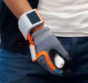 Der multifunktionale Datenhandschuh von Pro Glove ersetzt den Barcodes-Sanner am Montageband. Der multifunktionale Datenhandschuh von Pro Glove ersetzt den Barcodes-Sanner am Montageband.
