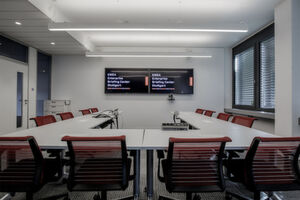 Technische Ausstattung und angenehmen Gesprächsatmosphäre sollen Kunden und Partner von Lenovo-Technik überzeugen. Technische Ausstattung und angenehmen Gesprächsatmosphäre sollen Kunden und Partner von Lenovo-Technik überzeugen.