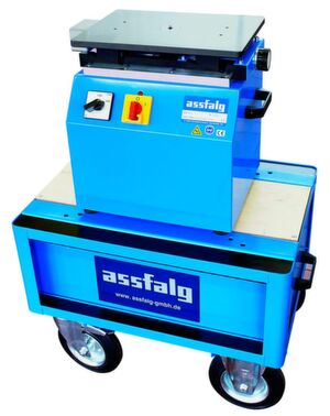 Assfalg präsentiert auf der Deburring Expo 2015 die weiterentwickelte Konturenfräsmaschine KKF4. Assfalg präsentiert auf der Deburring Expo 2015 die weiterentwickelte Konturenfräsmaschine KKF4.