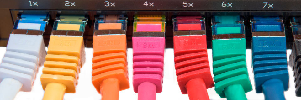 Indem AWS die Nessus Cloud hostet, können europäische Unternehmen ihre Daten in der gewünschten Region ablegen und damit lokale Compliance-Anforderungen erfüllen. Indem AWS die Nessus Cloud hostet, können europäische Unternehmen ihre Daten in der gewünschten Region ablegen und damit lokale Compliance-Anforderungen erfüllen.