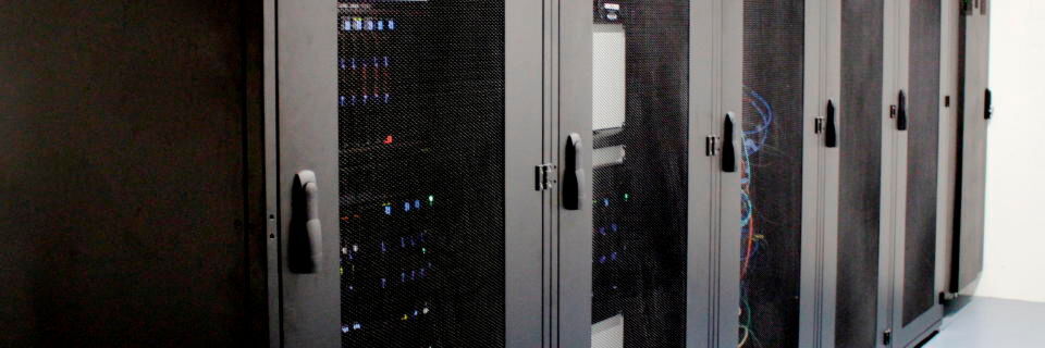 Server-Schränke im RZ des Landkreises Lüneburg Server-Schränke im RZ des Landkreises Lüneburg