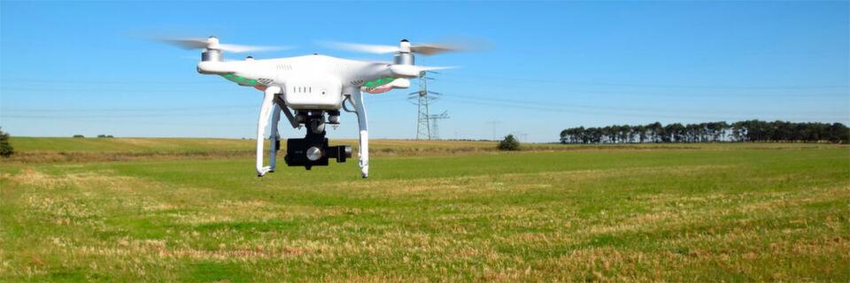 Drohnen in der Landwirtschaft: eine Entwicklung mit hohem Potential. Drohnen in der Landwirtschaft: eine Entwicklung mit hohem Potential.