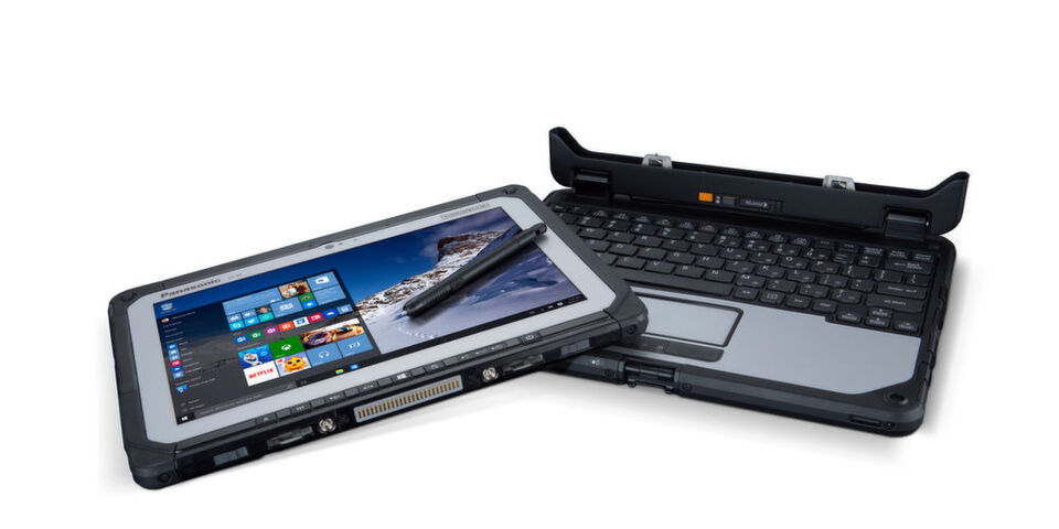 Das Toughbook CF-20 wiegt insgesamt 1,76 kg, wobei das Tablet selbst 950g auf die Waage bringt. Das Toughbook CF-20 wiegt insgesamt 1,76 kg, wobei das Tablet selbst 950g auf die Waage bringt.