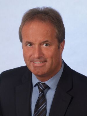 Tilo Püschel von der Firma Bachmann hat ein Jahr lang die Möglichkeiten für Gleichstrom-Rechenzentren recherchiert. Tilo Püschel von der Firma Bachmann hat ein Jahr lang die Möglichkeiten für Gleichstrom-Rechenzentren recherchiert.