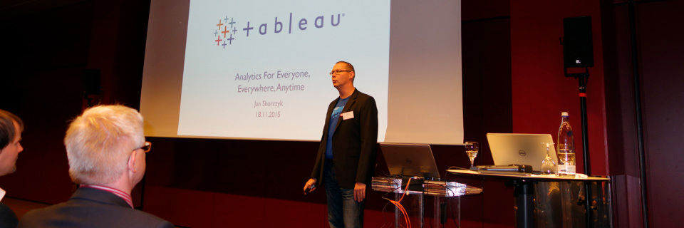 Jan Skorczyk, Vertriebsleiter DACH bei Tableau Deutschland, begrüßt die Besucher des Informationstages in München. Jan Skorczyk, Vertriebsleiter DACH bei Tableau Deutschland, begrüßt die Besucher des Informationstages in München.