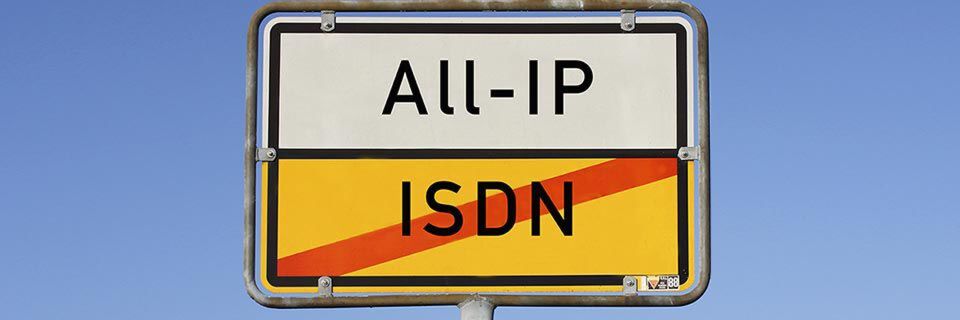 ISDN blickt seinem Ende entgegen, All-IP-Anschlüsse werden deshalb auch in Unternehmen die Zukunft sein. ISDN blickt seinem Ende entgegen, All-IP-Anschlüsse werden deshalb auch in Unternehmen die Zukunft sein.