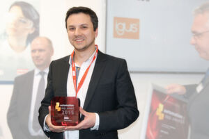 Vladimir Vinogradov von SlidePort UG nahm den automation app award in der Kategorie Katalog für die SKF Magnetic Bearing App entgegen. Vladimir Vinogradov von SlidePort UG nahm den automation app award in der Kategorie Katalog für die SKF Magnetic Bearing App entgegen.