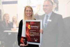 Mirjana Zivanovic von Mader nahm den automation app award in der Kategorie Produktion für die Leckage-App entgegen. Mirjana Zivanovic von Mader nahm den automation app award in der Kategorie Produktion für die Leckage-App entgegen.