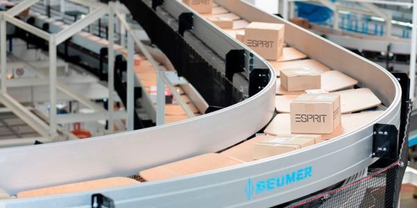 Die Sortieranlagen handhaben unterschiedliche Produkte schnell und schonend. Die Sortieranlagen handhaben unterschiedliche Produkte schnell und schonend.