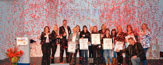 Die "Bike Women oif the year" 2015 im Konfettiregen. Die "Bike Women oif the year" 2015 im Konfettiregen.