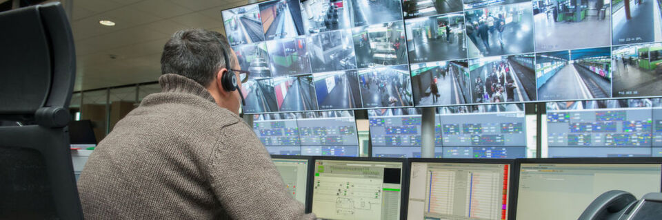 Videoüberwachung und Zutrittskontrollen lassen sich bei besser vernetzen, wenn sie offenen Standards folgen. Videoüberwachung und Zutrittskontrollen lassen sich bei besser vernetzen, wenn sie offenen Standards folgen.
