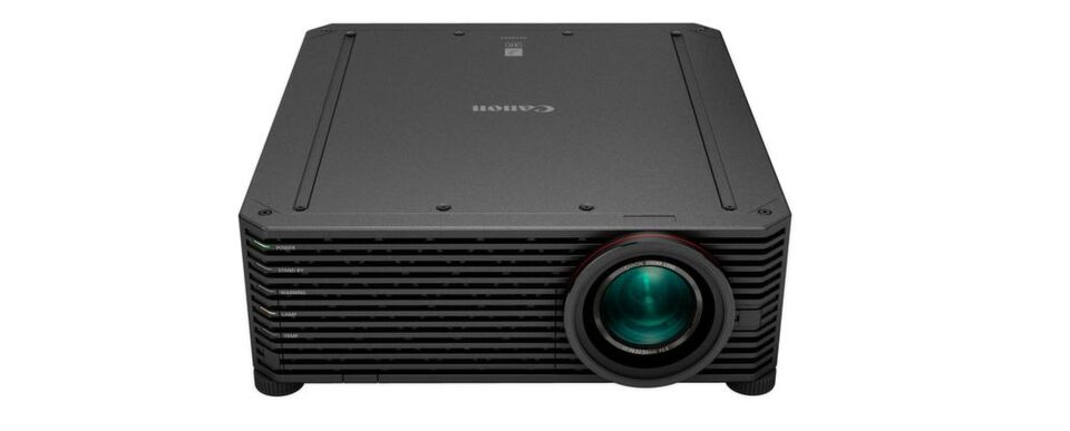 Mit dem XEED 4K500ST macht Canon den ersten Schritt in den Markt für Installationsprojektoren mit 4K-Auflösung. Das 47.600-Euro-Gerät bietet eine hohe Auflösung von 9,8 Millionen Pixel und eine Lichtstärke von 5.000 Lumen. Mit dem XEED 4K500ST macht Canon den ersten Schritt in den Markt für Installationsprojektoren mit 4K-Auflösung. Das 47.600-Euro-Gerät bietet eine hohe Auflösung von 9,8 Millionen Pixel und eine Lichtstärke von 5.000 Lumen.