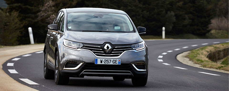 Die fünfte Generation des Espace unterscheidet sich grundlegend von ihren Vorgängern. Wir testeten den Turbobenziner TCe 200 EDC mit 147 kW/200 PS in der Topausstattung Initiale Paris. Die fünfte Generation des Espace unterscheidet sich grundlegend von ihren Vorgängern. Wir testeten den Turbobenziner TCe 200 EDC mit 147 kW/200 PS in der Topausstattung Initiale Paris.