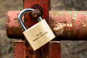 Nach der Schädigung des Qualitätslabels „Made in Germany“ erhält die eigene Marke eine noch wichtigere Rolle. Die Managementberatung BrandTrust hat in einer dualen Studie untersucht, wie zukunftsfähig deutsche Technologiemarken sind. Erstmals wird Markenresilienz, also die Stabilität und Agilität von Markenunternehmen, messbar und somit auch steuerbar. Nach der Schädigung des Qualitätslabels „Made in Germany“ erhält die eigene Marke eine noch wichtigere Rolle. Die Managementberatung BrandTrust hat in einer dualen Studie untersucht, wie zukunftsfähig deutsche Technologiemarken sind. Erstmals wird Markenresilienz, also die Stabilität und Agilität von Markenunternehmen, messbar und somit auch steuerbar.
