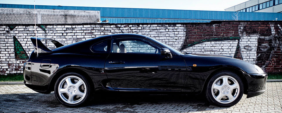 Der Toyota Supra zeigt überraschend viele Facetten. Wir haben ein originales Exemplar aufgetrieben und dem zum Oldie reifenden Youngtimer auf den Zahn gefühlt. Der Toyota Supra zeigt überraschend viele Facetten. Wir haben ein originales Exemplar aufgetrieben und dem zum Oldie reifenden Youngtimer auf den Zahn gefühlt.
