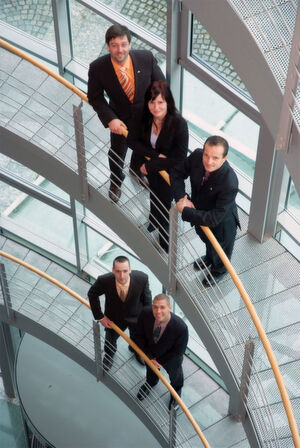 Ein Teil des Teams der Cape IT GmbH Chemnitz (von links oben): Rico Barth, Geschäftsführer, Bereichsleiter Marketing & Vertrieb Yvonne Förster, Projektassistentin Thomas Maier, Geschäftsführer, Bereichsleiter Infrastruktur Torsten Thau, Bereichsleiter Projekte René Böhm, Bereichsleiter Support & Produkte Ein Teil des Teams der Cape IT GmbH Chemnitz (von links oben): Rico Barth, Geschäftsführer, Bereichsleiter Marketing & Vertrieb Yvonne Förster, Projektassistentin Thomas Maier, Geschäftsführer, Bereichsleiter Infrastruktur Torsten Thau, Bereichsleiter Projekte René Böhm, Bereichsleiter Support & Produkte