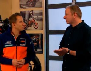 Jens Tuma vom Zweiradhersteller KTM und Mike Campbell von PTC zeigen die auf Augmented Reality basierende Wartungslösung. Jens Tuma vom Zweiradhersteller KTM und Mike Campbell von PTC zeigen die auf Augmented Reality basierende Wartungslösung.
