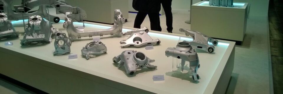 Martinrea Honsel stellt maßgeschneiderte Aluminiumguss-Lösungen für Motor, Getriebe, Fahrwerk und Karosserie vor. Martinrea Honsel stellt maßgeschneiderte Aluminiumguss-Lösungen für Motor, Getriebe, Fahrwerk und Karosserie vor.