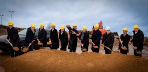 Spatenstich für das neue Porsche-Zentrum Bayreuth: Bis zum 1. Dezember soll der Handelsstandort für die exklusive Marke fertiggestellt werden. Spatenstich für das neue Porsche-Zentrum Bayreuth: Bis zum 1. Dezember soll der Handelsstandort für die exklusive Marke fertiggestellt werden.