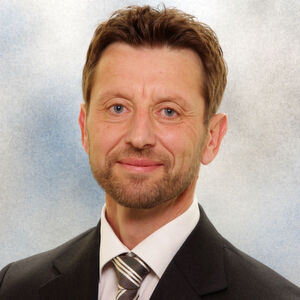 Gerald Glöckner übernimmt die Geschäftsführung für Finanzen und Controlling sowie die Bereiche Personal, Materialwirtschaft und Logistik. Gerald Glöckner übernimmt die Geschäftsführung für Finanzen und Controlling sowie die Bereiche Personal, Materialwirtschaft und Logistik.