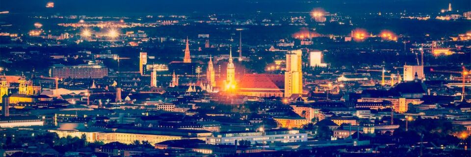 München bei Nacht: die attraktive Metropole im Süden der Republik zieht immer mehr Menschen an. München bei Nacht: die attraktive Metropole im Süden der Republik zieht immer mehr Menschen an.