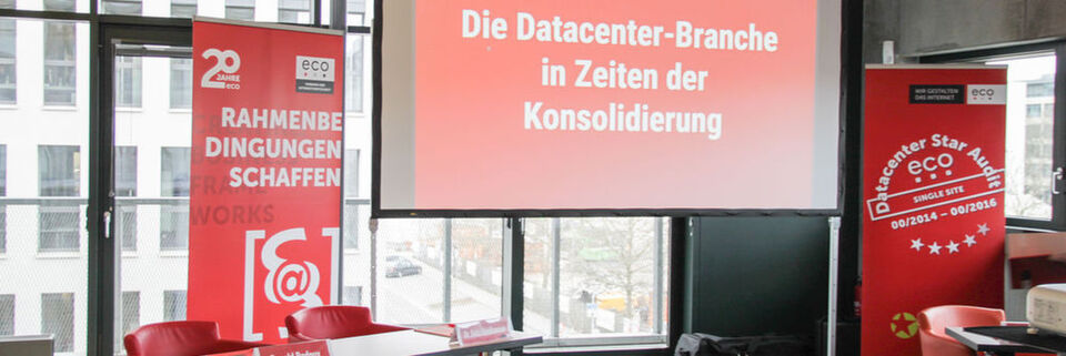 Der Eco - Verband der Internetwirtschaft e.V. ludt zur Diskussionsrunde "Die Datacenter-Branche in Zeiten der Konsolidierung" Der Eco - Verband der Internetwirtschaft e.V. ludt zur Diskussionsrunde "Die Datacenter-Branche in Zeiten der Konsolidierung"
