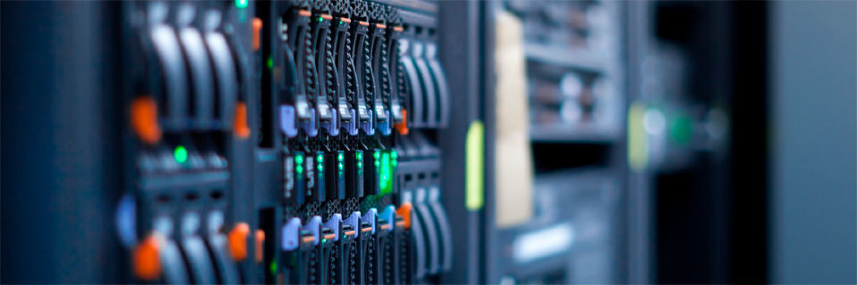Wir befinden uns in einer Zeit, in der das Aufkommen neuer Technologien wie Digitalisierung, IoT, Cloud, Mobility etc. den IT-Sektor grundlegend verändert. Wir befinden uns in einer Zeit, in der das Aufkommen neuer Technologien wie Digitalisierung, IoT, Cloud, Mobility etc. den IT-Sektor grundlegend verändert.
