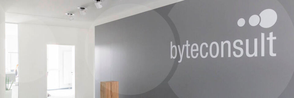 Aus Sicht von ByteConsult ist eine klare Positionierung Kernbestandteil der Wertebasis im CRM. Es erleichtert für alle Mitarbeiter des Unternehmens den Dialog mit den Kunden – an allen Punkten der Customer Journey. Egal ob digital oder analog, im Vertrieb oder Service. Aus Sicht von ByteConsult ist eine klare Positionierung Kernbestandteil der Wertebasis im CRM. Es erleichtert für alle Mitarbeiter des Unternehmens den Dialog mit den Kunden – an allen Punkten der Customer Journey. Egal ob digital oder analog, im Vertrieb oder Service.