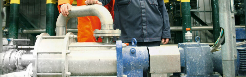 Rob van Oostveen (right), Maintenance Manager for Organik Kimya, doesn’t worry about production loss thanks to the Mouvex eccentric disc pumps he deploys to manufacture the company’s polymer emulsions. Recommended by Rob Blok (left) Account Manager at Verder, the Mouvex distributor, the pumps provide Organik Kimya with the safety, reliability and dependability the company needs to keep the facility up and running. Rob van Oostveen (right), Maintenance Manager for Organik Kimya, doesn’t worry about production loss thanks to the Mouvex eccentric disc pumps he deploys to manufacture the company’s polymer emulsions. Recommended by Rob Blok (left) Account Manager at Verder, the Mouvex distributor, the pumps provide Organik Kimya with the safety, reliability and dependability the company needs to keep the facility up and running.