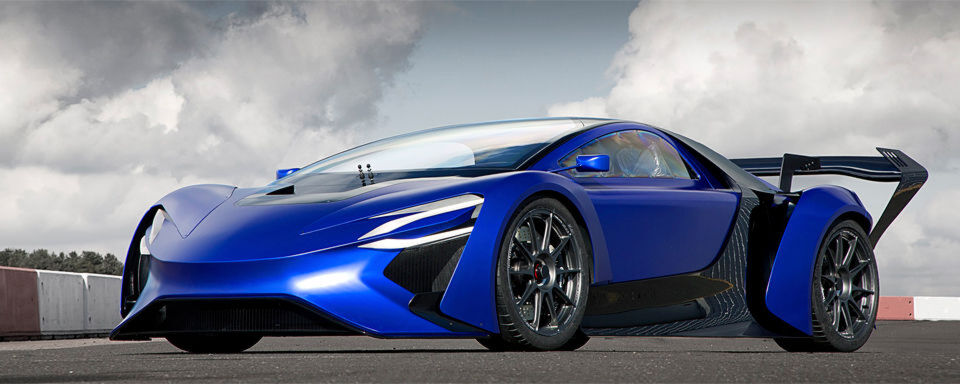 Das chinesische Unternehmen Techrules hat auf dem Genfer Salon zwei Supersportwagen präsentiert. Die E-Autos setzen auf ein patentiertes Turbinen-Lade-System. Das chinesische Unternehmen Techrules hat auf dem Genfer Salon zwei Supersportwagen präsentiert. Die E-Autos setzen auf ein patentiertes Turbinen-Lade-System.