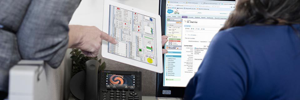 ShoreTel empfiehlt bei der All-IP-Umstellung Hybrid-Lösungen, die eine Mischung aus Hardware, Cloud und Software bereitstellen. ShoreTel empfiehlt bei der All-IP-Umstellung Hybrid-Lösungen, die eine Mischung aus Hardware, Cloud und Software bereitstellen.