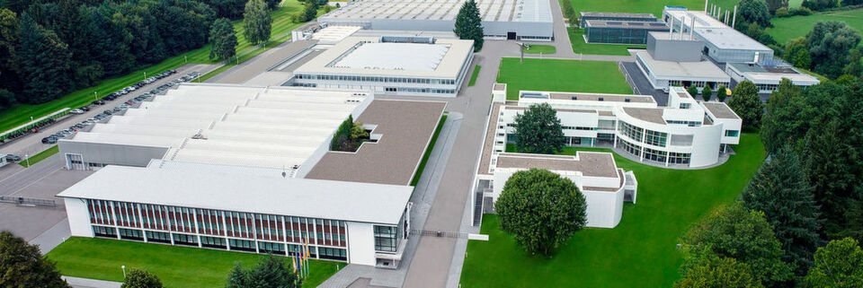 Im zentralen Ersatzteillager von Weishaupt in Schwendi realisiert Witron ein neues AKL mit 80.000 Stellplätzen. Im zentralen Ersatzteillager von Weishaupt in Schwendi realisiert Witron ein neues AKL mit 80.000 Stellplätzen.