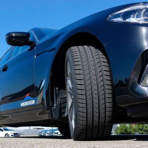 Der erste UHP-Ganzjahresreifen: Vredestein Quatrac Pro