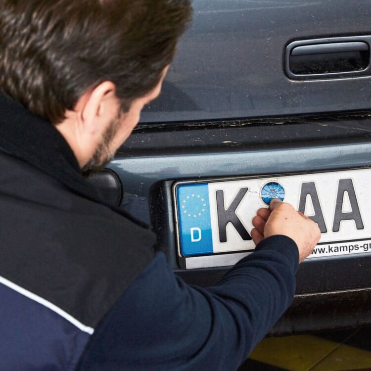 Tuv Report Mehr Altere Fahrzeuge Mangel Nahezu Gleichbleibend