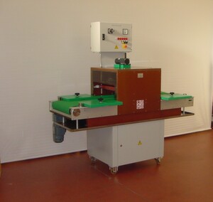 Anlagen zum Entmagnetisieren stellt der italienische Hersteller Bussi auf der Parts2clean 2015 vor. Anlagen zum Entmagnetisieren stellt der italienische Hersteller Bussi auf der Parts2clean 2015 vor.
